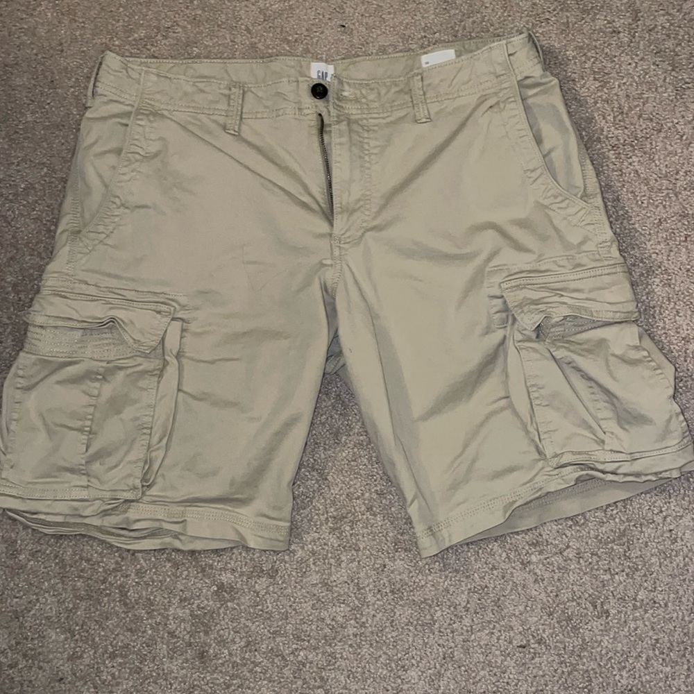 GAP cargo shorts